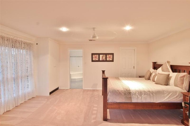 Photo - 32 Fairwater Drive, Harrington Park NSW 2567 - Image 10