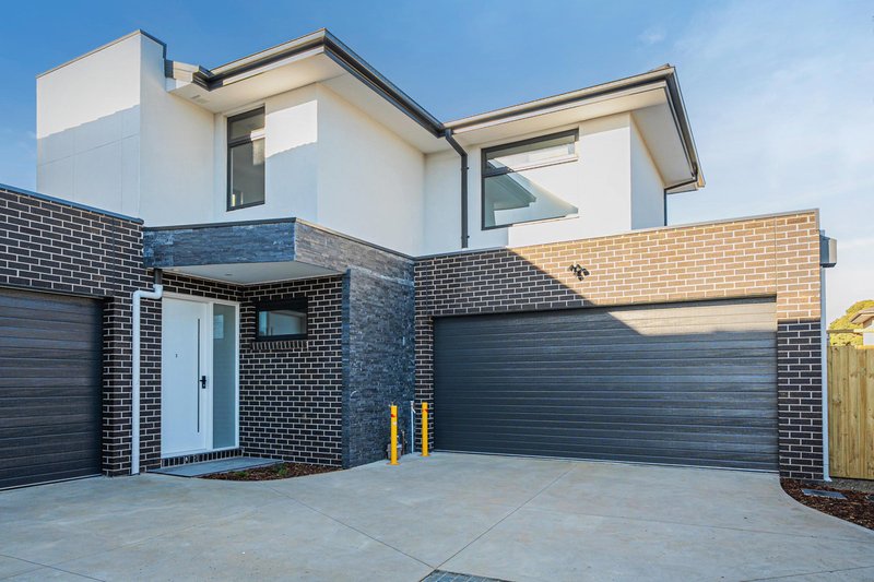 Photo - 3/2 Farleigh Avenue, Burwood VIC 3125 - Image 3