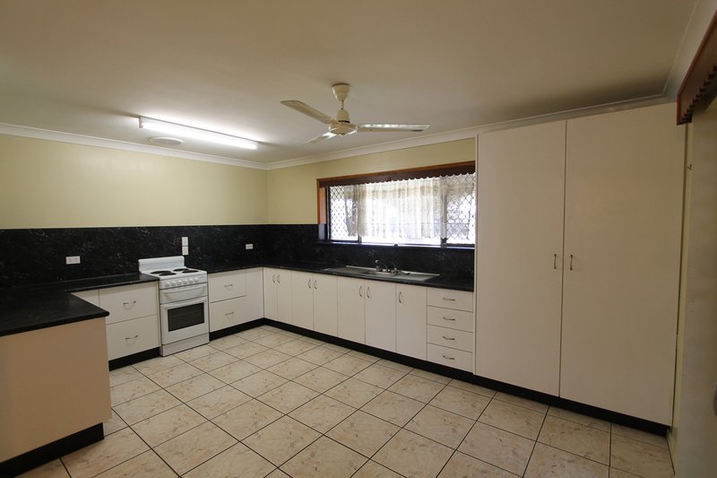 Photo - 32 Fifteenth A Street, Home Hill QLD 4806 - Image 2