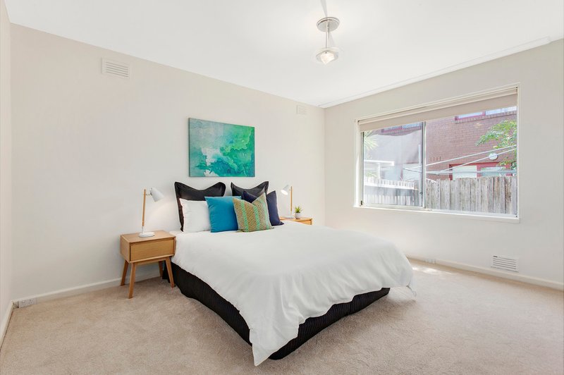 Photo - 3/2 Flowers Street, Caulfield South VIC 3162 - Image 3