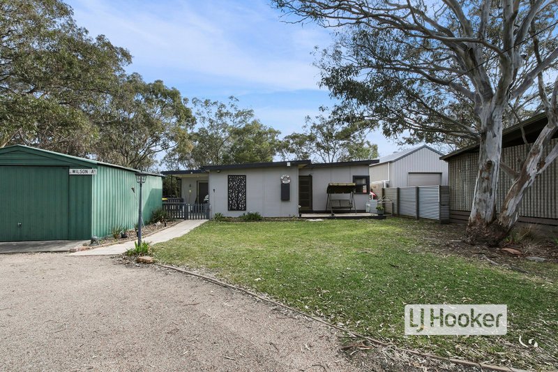 32 Fourth Avenue, Raymond Island VIC 3880