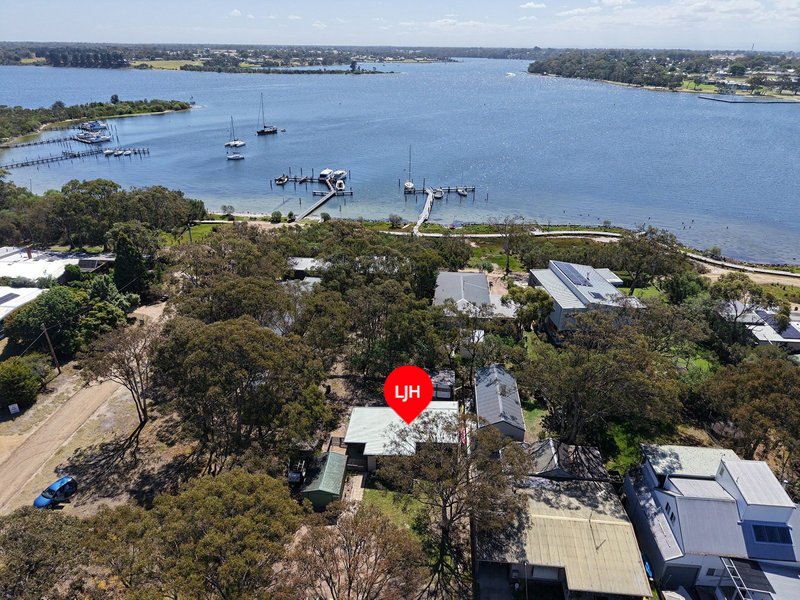 Photo - 32 Fourth Avenue, Raymond Island VIC 3880 - Image 2