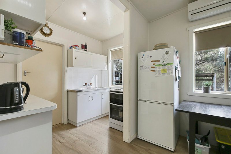 Photo - 32 Fourth Avenue, Raymond Island VIC 3880 - Image 3