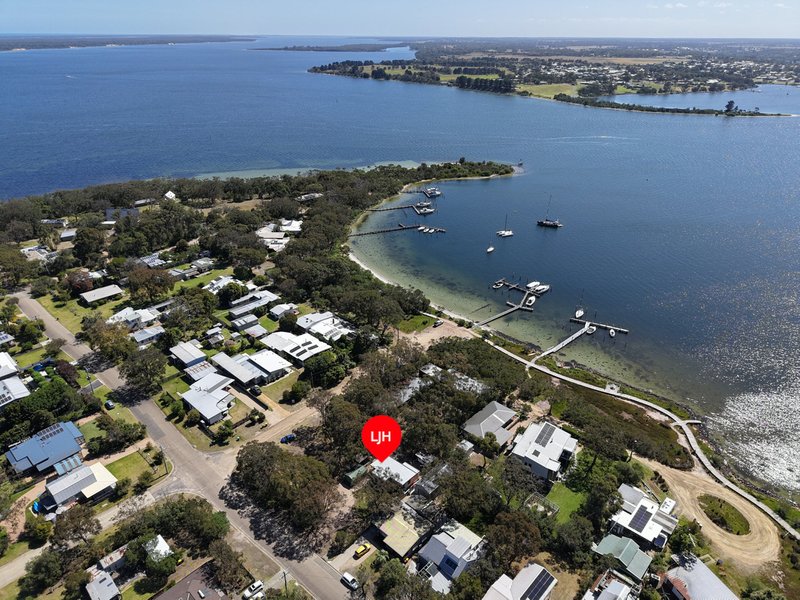 Photo - 32 Fourth Avenue, Raymond Island VIC 3880 - Image 14