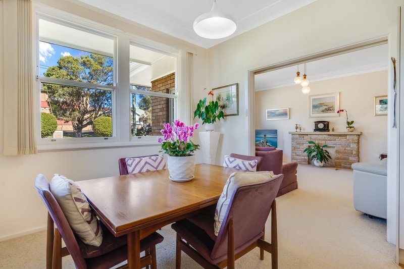 Photo - 32 George Street, East Gosford NSW 2250 - Image 3