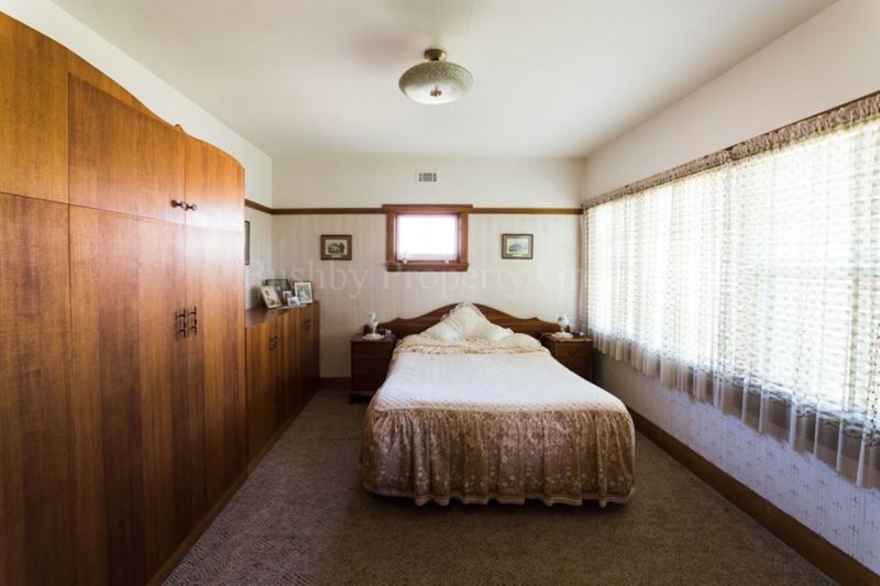 Photo - 32 George Town Road, Newnham TAS 7248 - Image 5