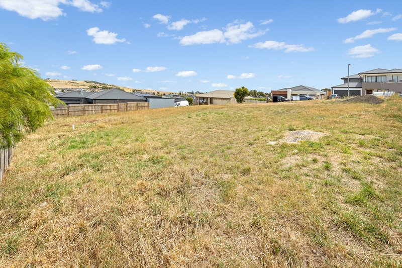 Photo - 32 Georgia Drive, Mernda VIC 3754 - Image 3