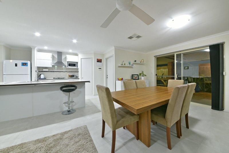 Photo - 32 Gidgi Way, Wanneroo WA 6065 - Image 12