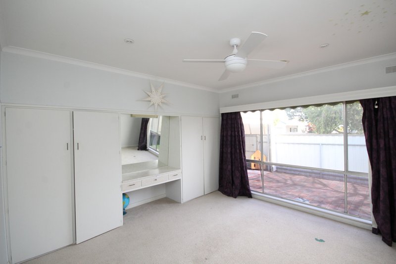 Photo - 32 Gillespie Street, Horsham VIC 3400 - Image 6