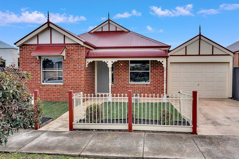 32 Girraween Crescent, Craigieburn VIC 3064