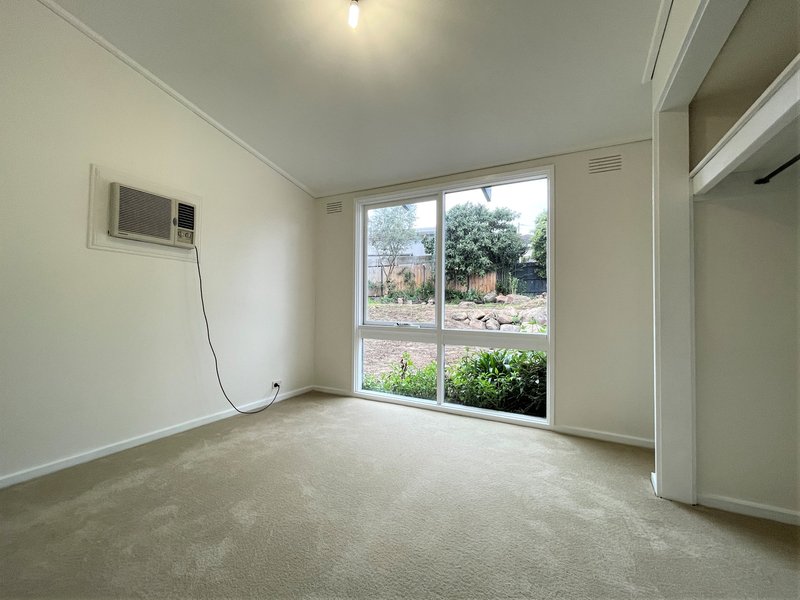 Photo - 32 Glenair Street, Templestowe Lower VIC 3107 - Image 11