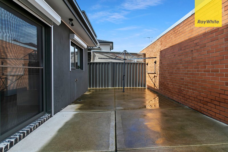 Photo - 3/2 Glengala Road, Sunshine West VIC 3020 - Image 5