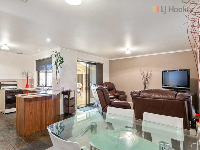 Photo - 32 Glenthorn Crescent, O'Halloran Hill SA 5158 - Image 7