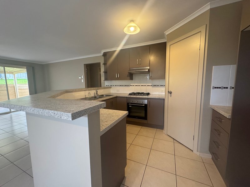 Photo - 32 Gloucester Drive, Craigmore SA 5114 - Image 7