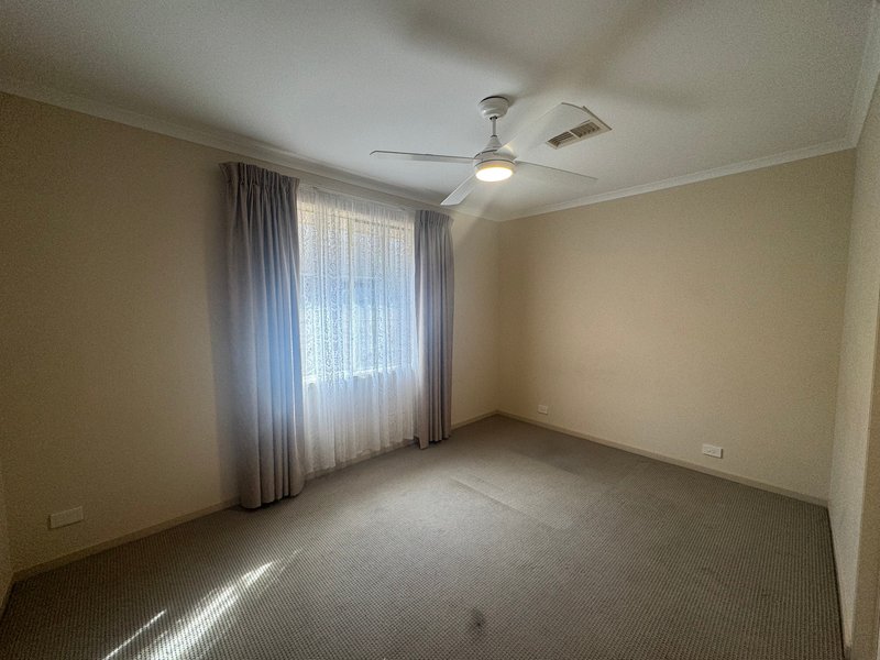 Photo - 32 Gloucester Drive, Craigmore SA 5114 - Image 10