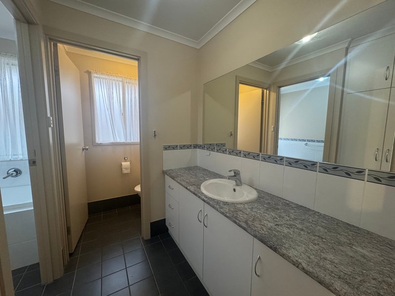 Photo - 32 Gloucester Drive, Craigmore SA 5114 - Image 12
