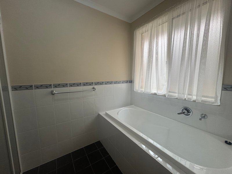 Photo - 32 Gloucester Drive, Craigmore SA 5114 - Image 13