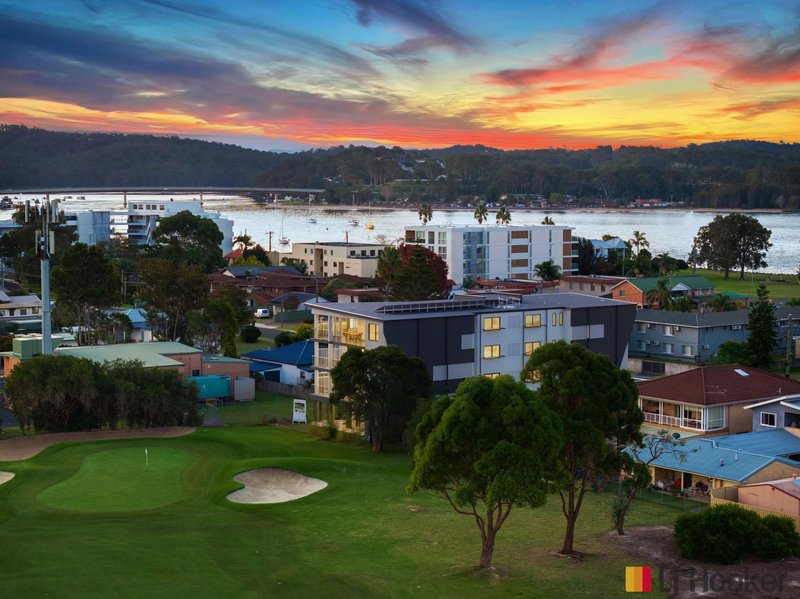 Photo - 3/2 Golf Links Drive, Batemans Bay NSW 2536 - Image 2