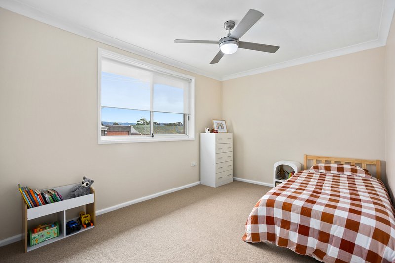 Photo - 32 Gordon Avenue, Oak Flats NSW 2529 - Image 6