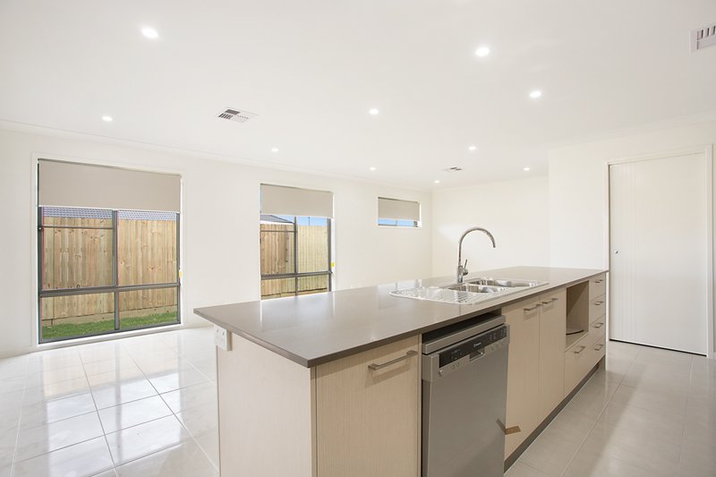 Photo - 32 Graham Street, Mango Hill QLD 4509 - Image 6