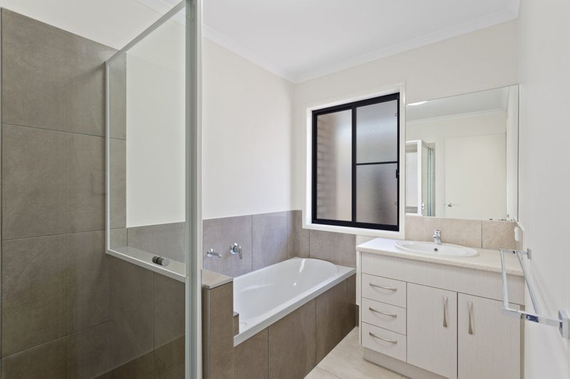 Photo - 32 Grainger Cct , Burpengary QLD 4505 - Image 6