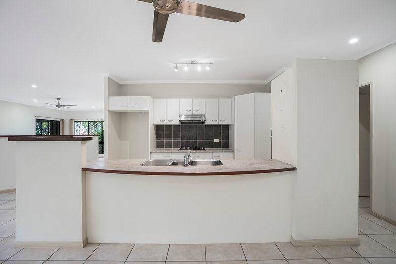 Photo - 32 Greendale Close, Brinsmead QLD 4870 - Image 10