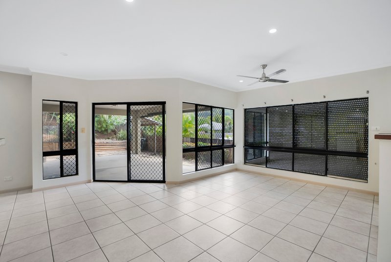 Photo - 32 Greendale Close, Brinsmead QLD 4870 - Image 6