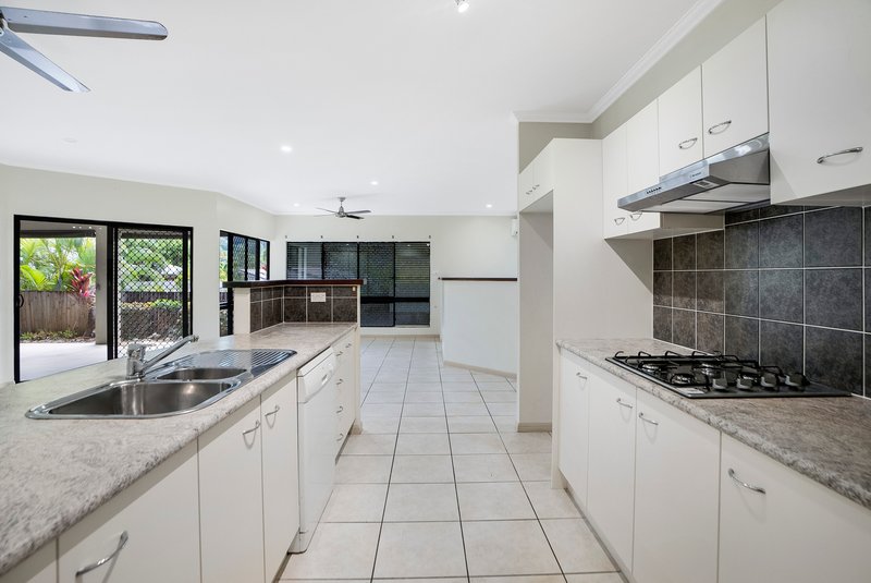 Photo - 32 Greendale Close, Brinsmead QLD 4870 - Image 9