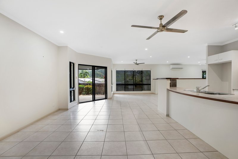 Photo - 32 Greendale Close, Brinsmead QLD 4870 - Image 12