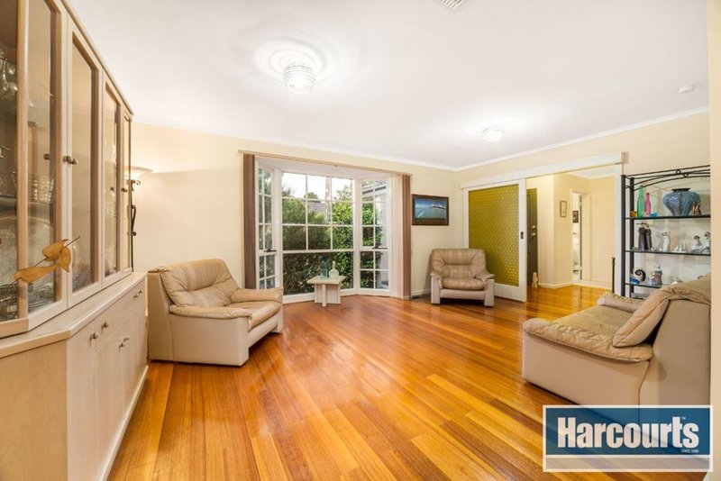 Photo - 32 Greenock Crescent, Wantirna VIC 3152 - Image 5