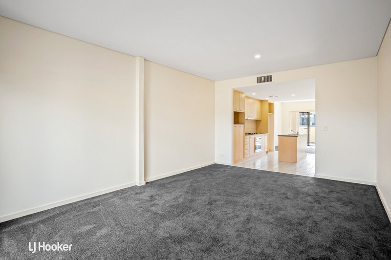 Photo - 3/2 Greentree Place, Mawson Lakes SA 5095 - Image 2