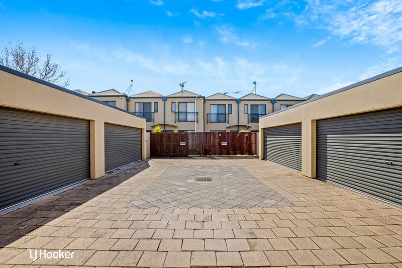 Photo - 3/2 Greentree Place, Mawson Lakes SA 5095 - Image 17