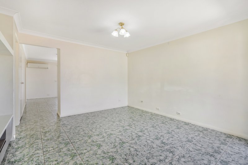 Photo - 32 Greenwell Road, Prestons NSW 2170 - Image 2