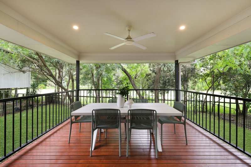Photo - 32 Grevillea Place, Bridgeman Downs QLD 4035 - Image 1