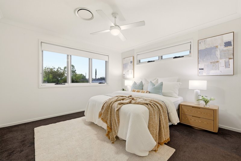 Photo - 32 Grevillea Place, Bridgeman Downs QLD 4035 - Image 6