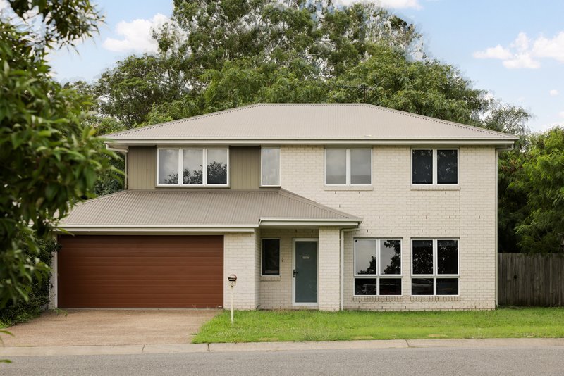 Photo - 32 Grevillea Place, Bridgeman Downs QLD 4035 - Image 12