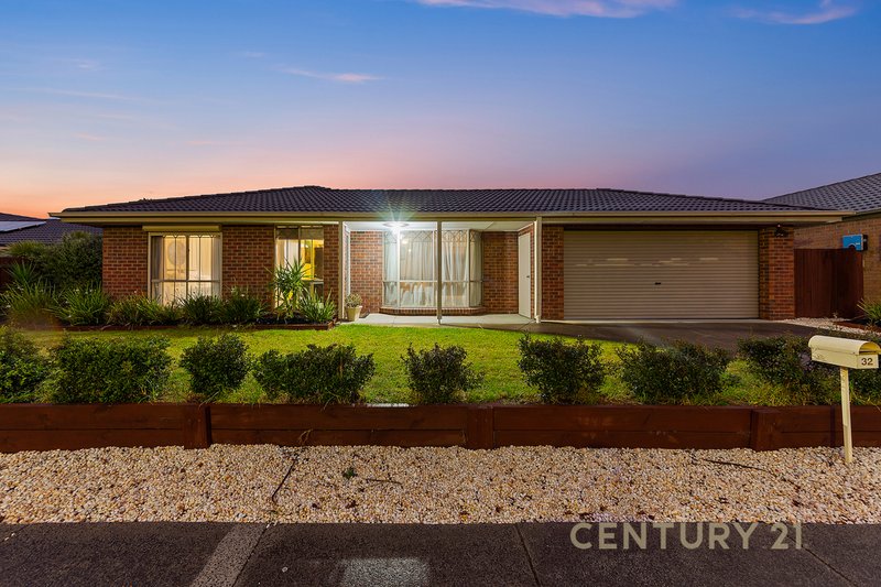 32 Grevillea Place, Pakenham VIC 3810