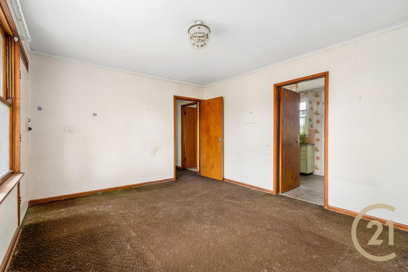 Photo - 32 Grove Street, Casula NSW 2170 - Image 4