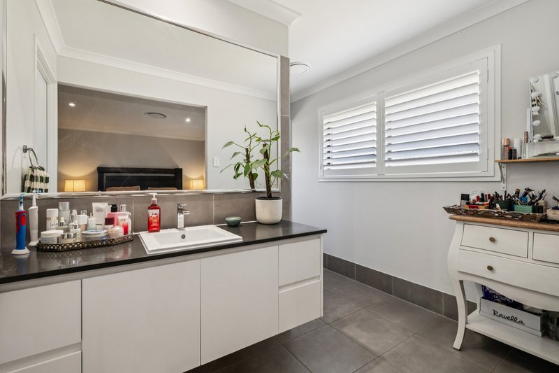 Photo - 32 Halcot Court, Caboolture QLD 4510 - Image 7