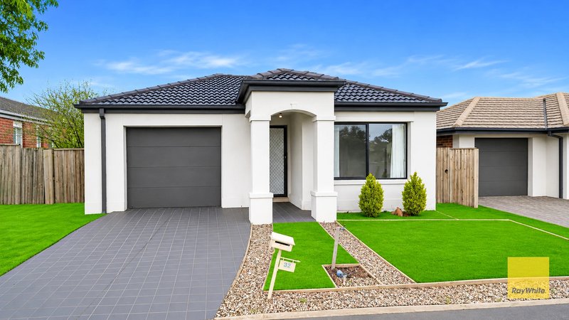 Photo - 32 Hamish Drive, Tarneit VIC 3029 - Image 1
