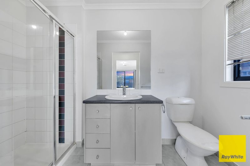 Photo - 32 Hamish Drive, Tarneit VIC 3029 - Image 8