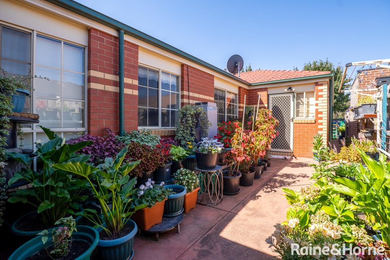 Photo - 32 Hannah Avenue, Hillside VIC 3037 - Image 9