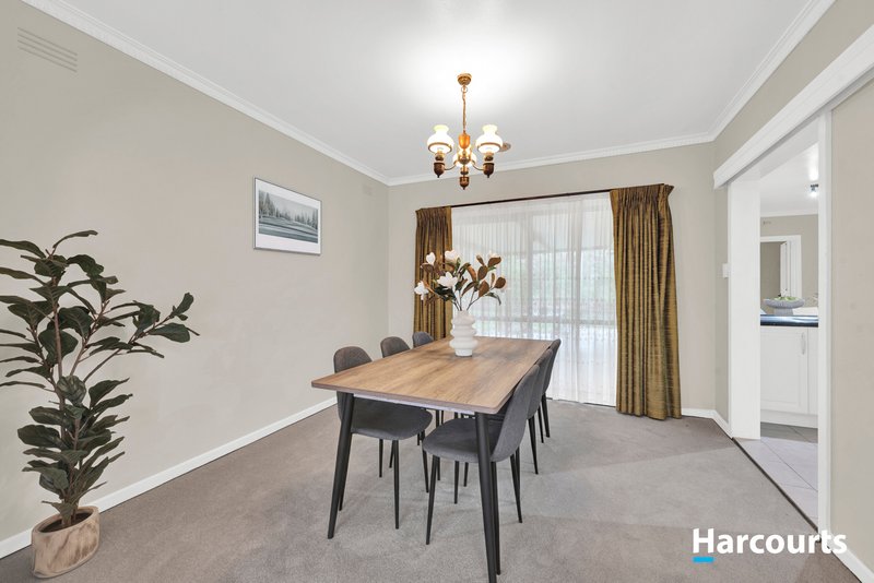 Photo - 32 Hanover Road, Vermont South VIC 3133 - Image 4