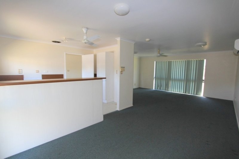 Photo - 32 Harris St , Emerald QLD 4720 - Image 6