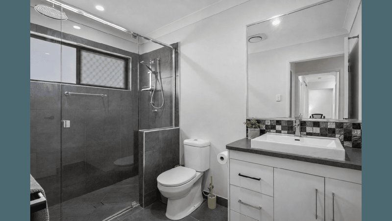 Photo - 32 Heather Avenue, Rasmussen QLD 4815 - Image 8