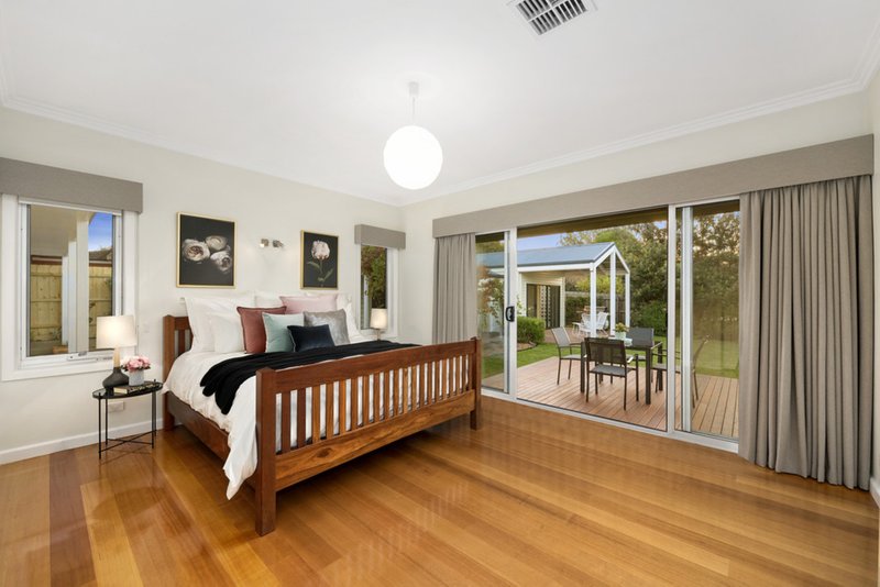 Photo - 32 Hedge End Road, Nunawading VIC 3131 - Image 6