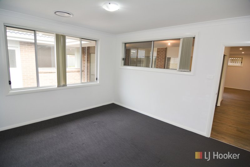 Photo - 32 Henning Crescent, Wallerawang NSW 2845 - Image 2