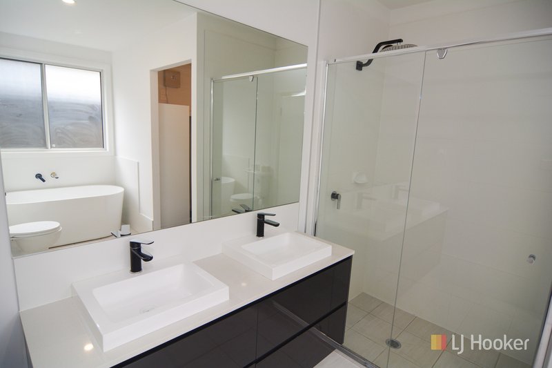 Photo - 32 Henning Crescent, Wallerawang NSW 2845 - Image 4