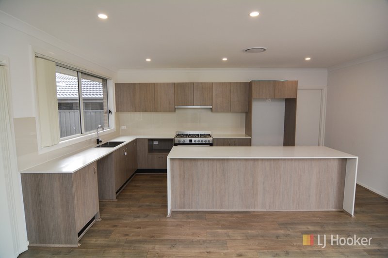 Photo - 32 Henning Crescent, Wallerawang NSW 2845 - Image 11