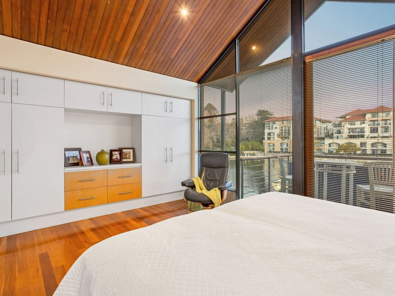 Photo - 32 Henry Lawson Walk, East Perth WA 6004 - Image 12